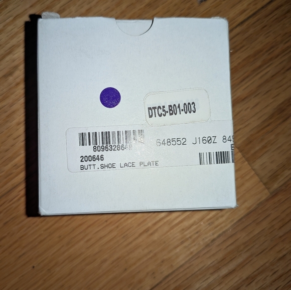 21. NEW ALEXANDER MCQUEEN BUTTERFLY SHOELACE PLATE - Picture 4 of 7